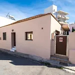 Iro And Boutique Homes Apartment