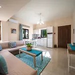 Iro And Boutique Homes Apartment