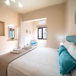 Iro And Boutique Homes Apartment *