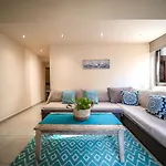 Iro And Boutique Homes *