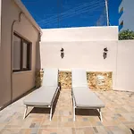 Iro And Boutique Homes Apartamento