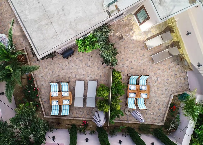 Iro And Boutique Homes