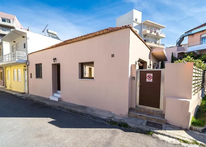 Iro And Boutique Homes Apartment