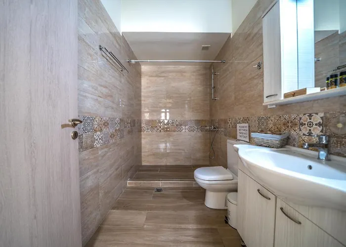 Iro And Boutique Homes Apartment