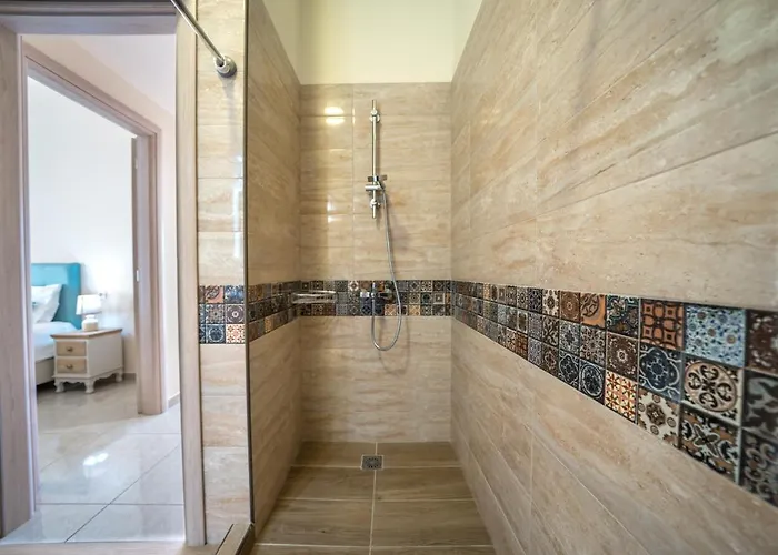 Iro And Boutique Homes *