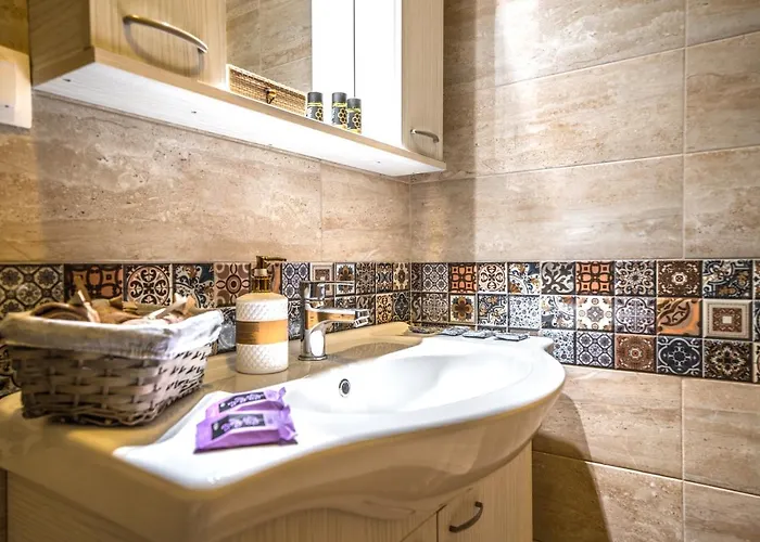 Iro And Boutique Homes Apartment