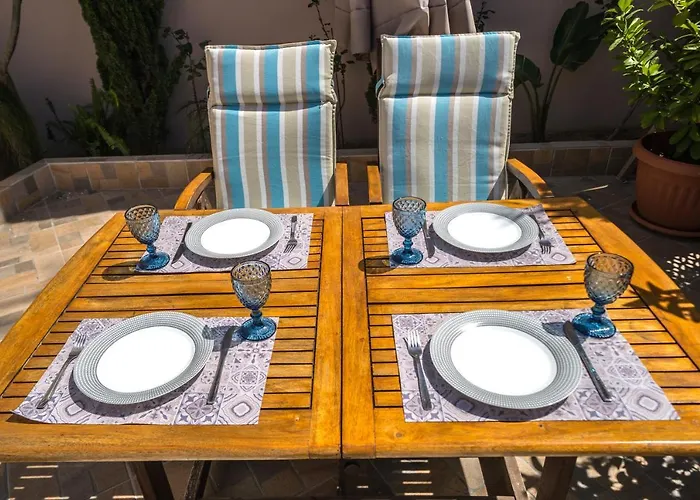 Iro And Boutique Homes Apartment