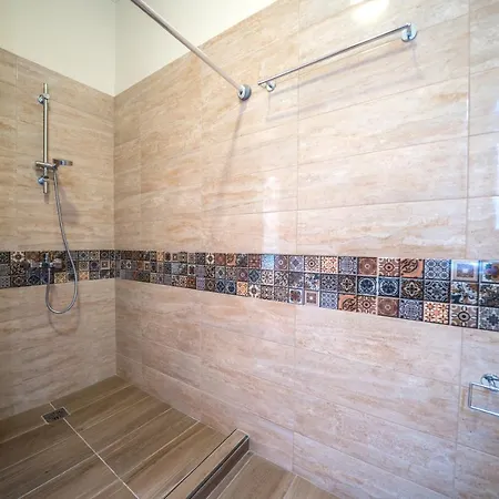 Iro And Boutique Homes